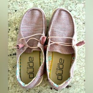 hey dudes • women• wendy slip on• size 9 • super condition!